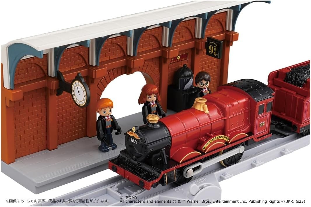 TAKARA TOMY Plarail Harry Potter Hogwarts Express Train Toy NEW