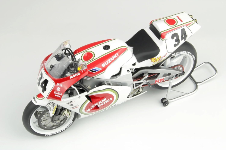 Platz/BEEMAX 1/12 Suzuki RGV-Γ XR79 1993 WGP500 Champion Plastic Model New