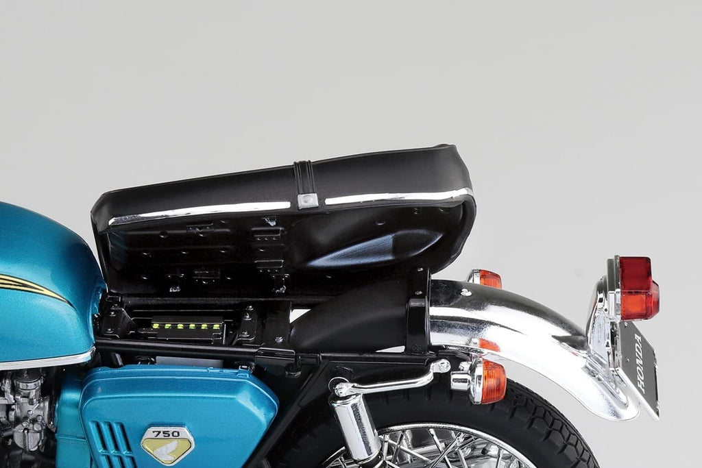 Aoshima Honda Dream CB750 Four 1969 1:12 Scale Model Kit NEW