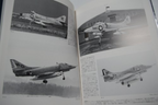 CHECKER TAIL Checker Tail 2: Nostalgic U.S. Navy Aircraft 1963-1970 Atsugi NEW