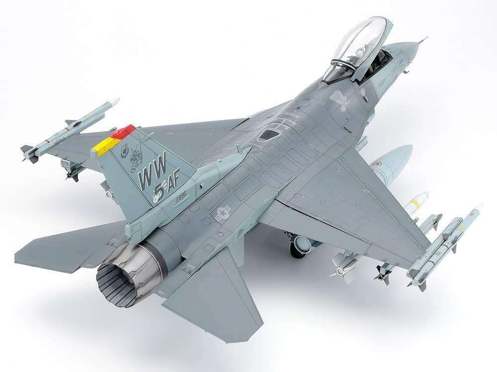 Tamiya 61098 1/48 Lockheed Martin F-16CJ Plastic Model Airplane Kit NEW