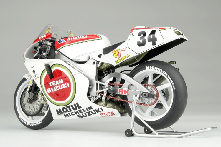 Platz/BEEMAX 1/12 Suzuki RGV-Γ XR79 1993 WGP500 Champion Plastic Model New