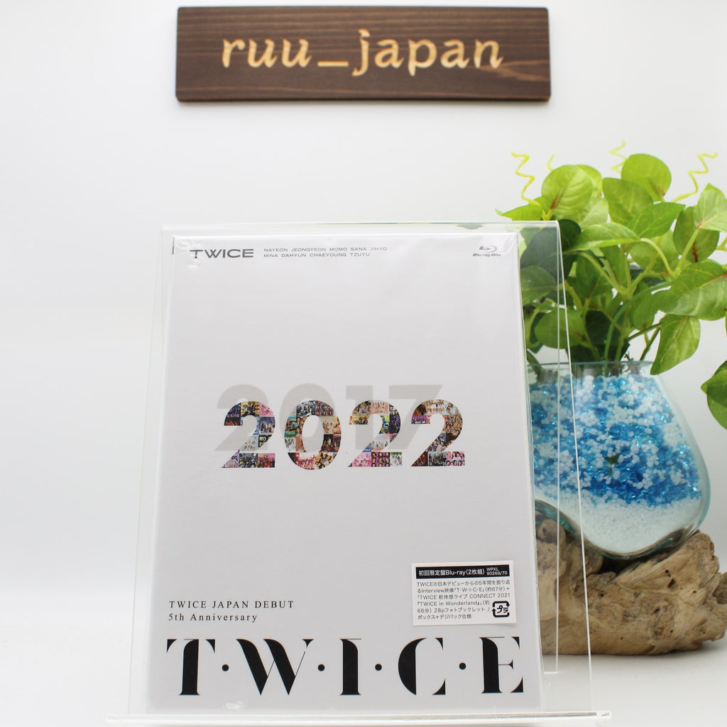 TWICE JAPAN DEBUT 5th Anniversary T.W.I.C.E Limited Edition Photobook 2 Blu-ray