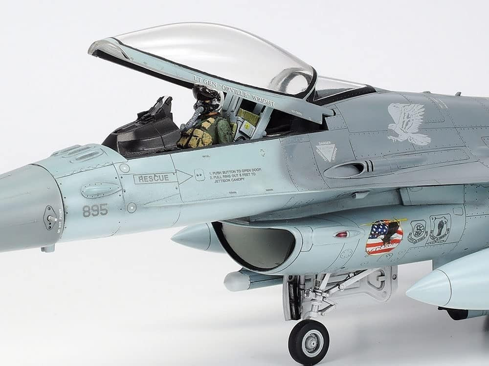 Tamiya 61098 1/48 Lockheed Martin F-16CJ Plastic Model Airplane Kit NEW