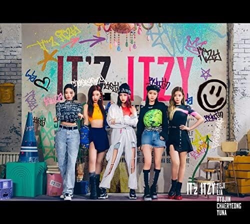 CD ITZY ITz ITZY First Limited Edition Type A CD Photobook 2 Card Japan