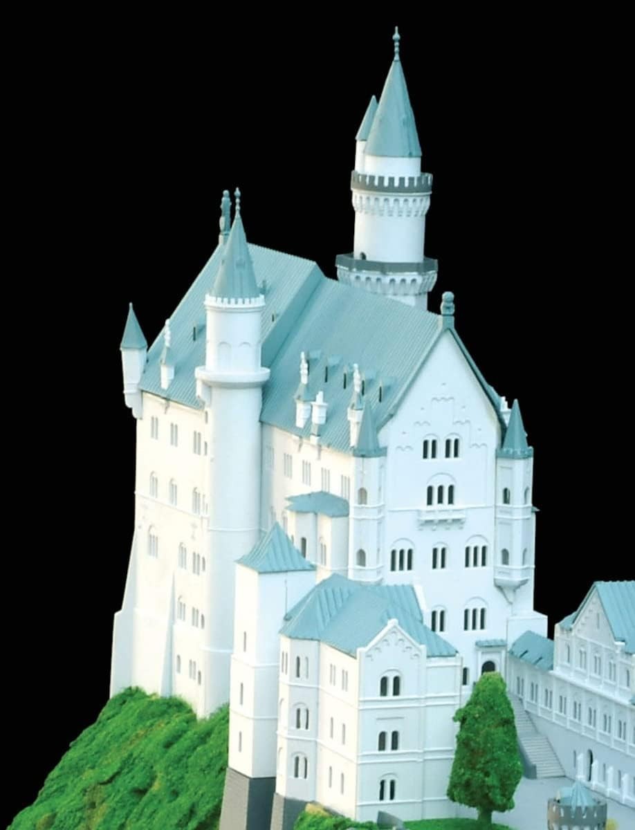 Douyosha 1/220 Western Castle Neuschwanstein Castle Color Plastic Model NSC NEW