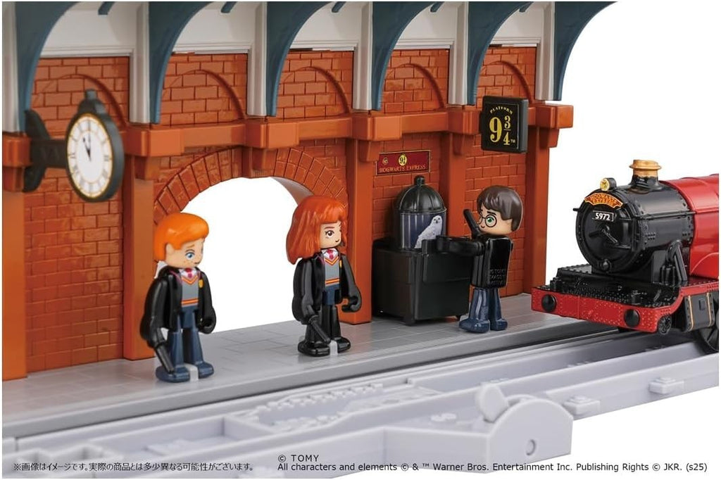 TAKARA TOMY Plarail Harry Potter Hogwarts Express Train Toy NEW