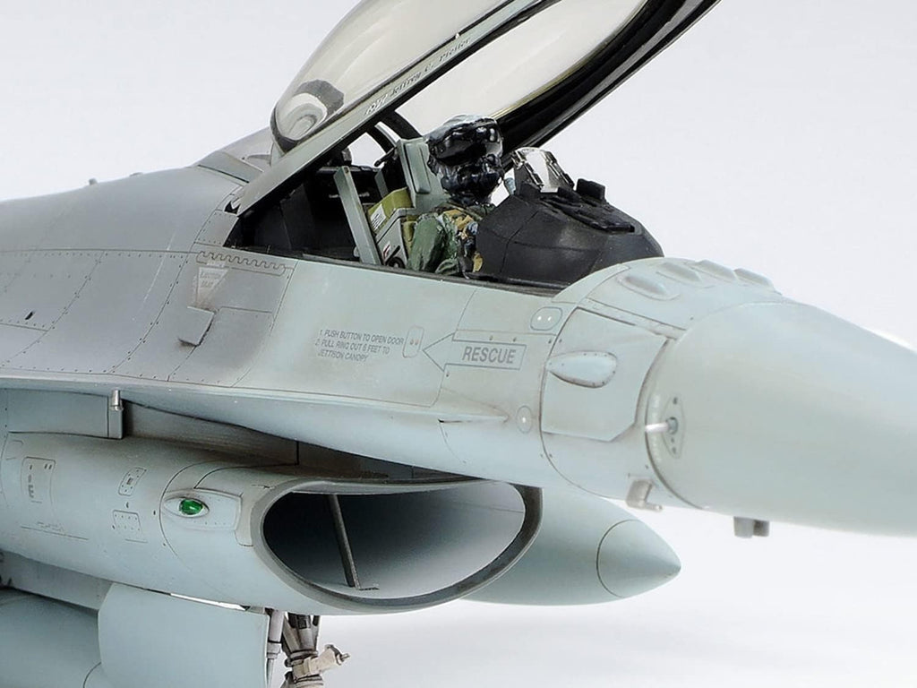 Tamiya Lockheed F-16C (Block 25/32) Fi NEW