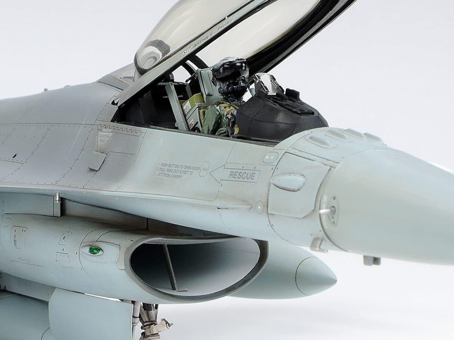 Tamiya Lockheed F-16C (Block 25/32) Fi NEW