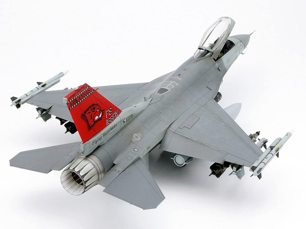 Tamiya Lockheed F-16C (Block 25/32) Fi NEW