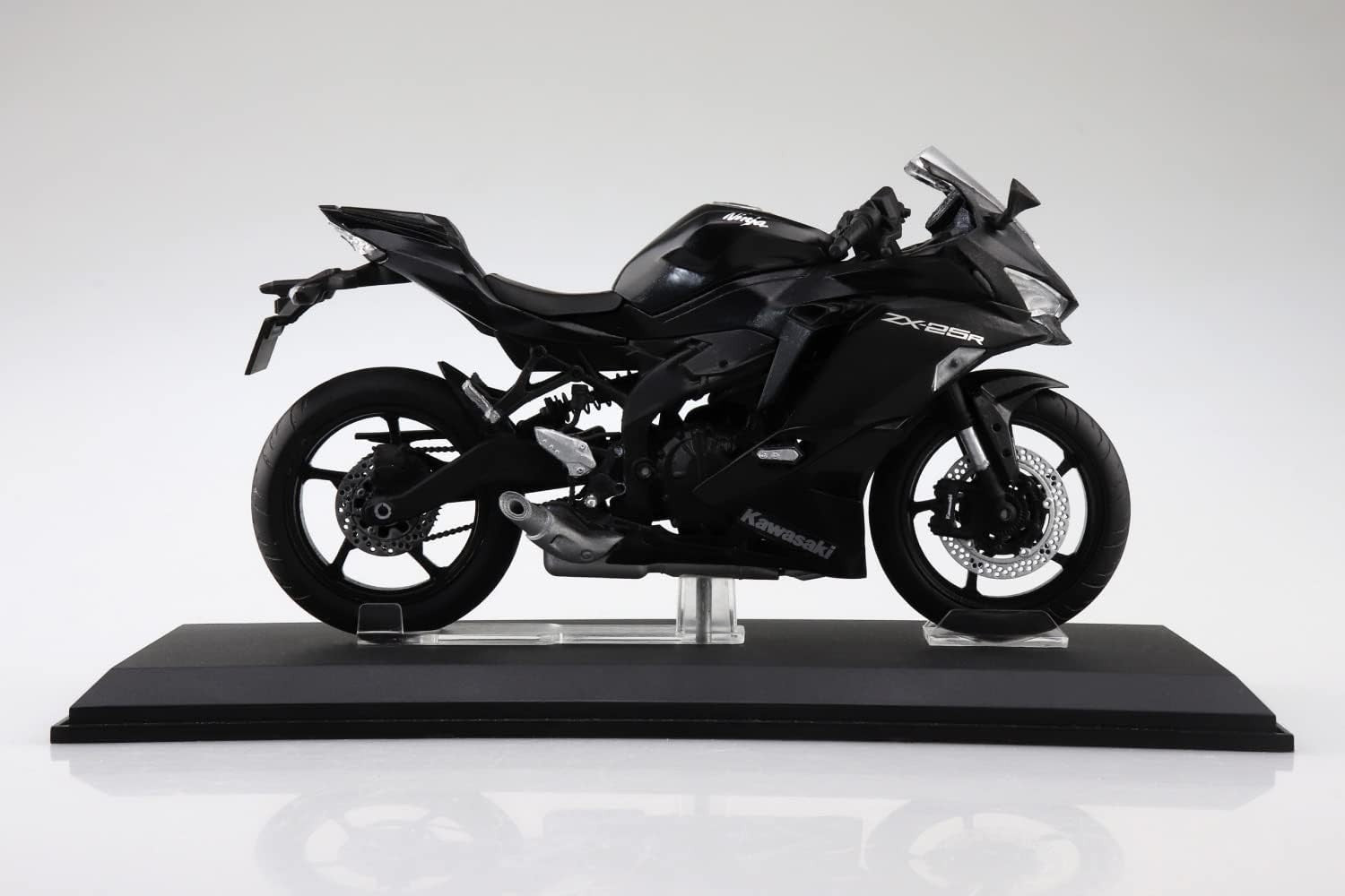Aoshima Kawasaki Ninja ZX-25R (Metallic Spark Black) 1:12 Scale Diecast Bike NEW