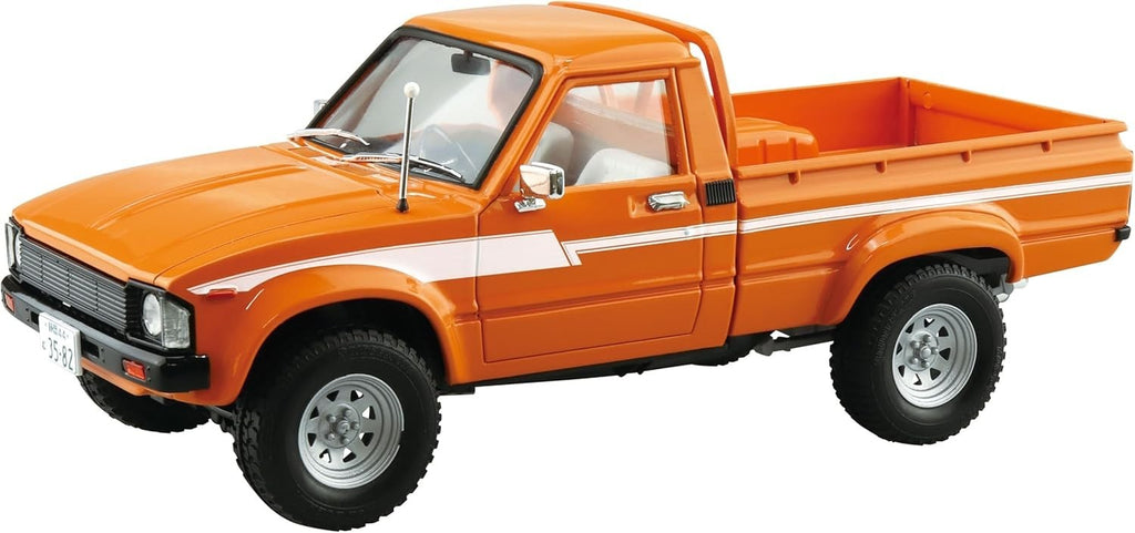Aoshima Toyota RN30 Hilux Lift Up Custom ’78 1:24 Scale Model Kit NEW