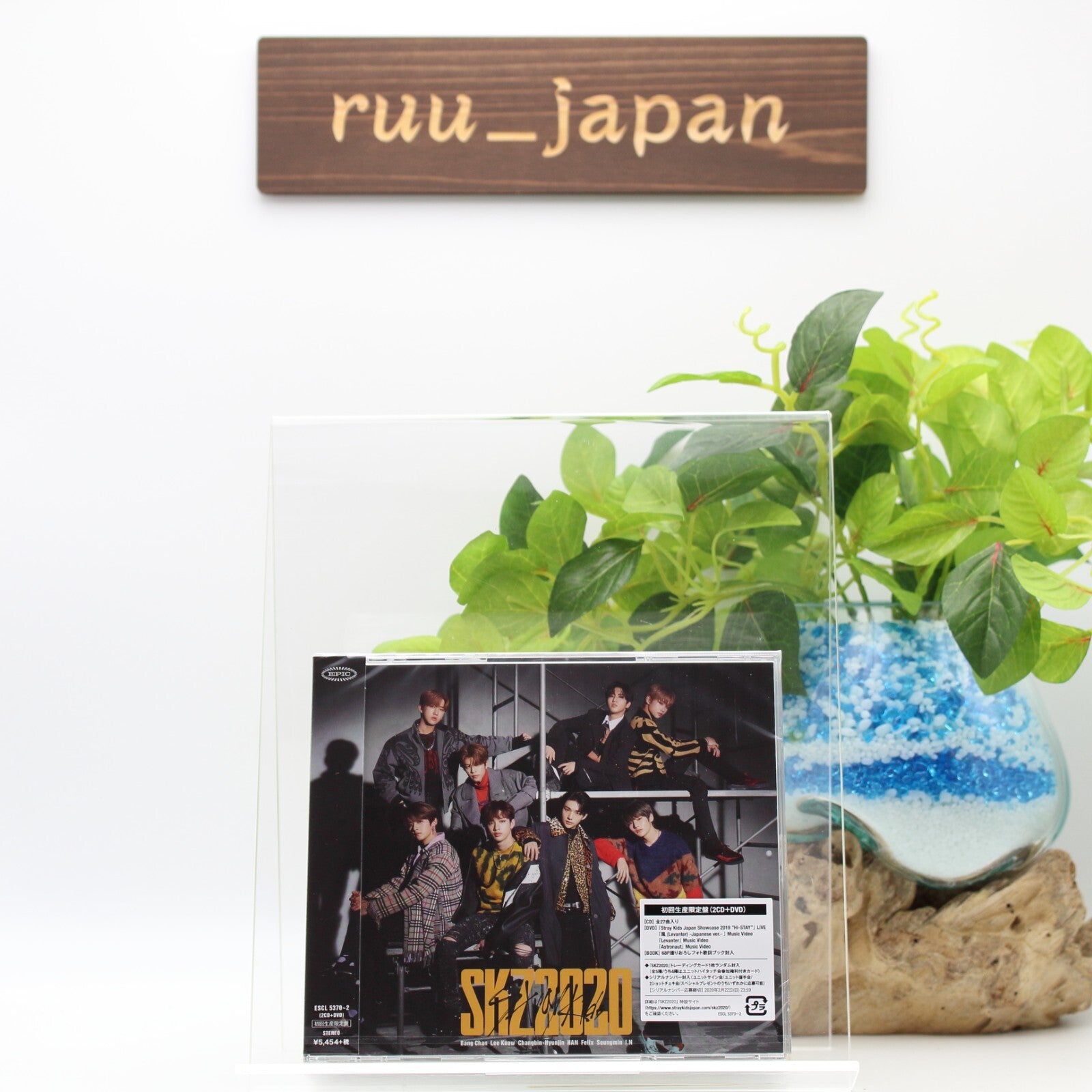 New Stray Kids SKZ2020 First Limited (2CD+DVD + 68photo song book + 1 card )