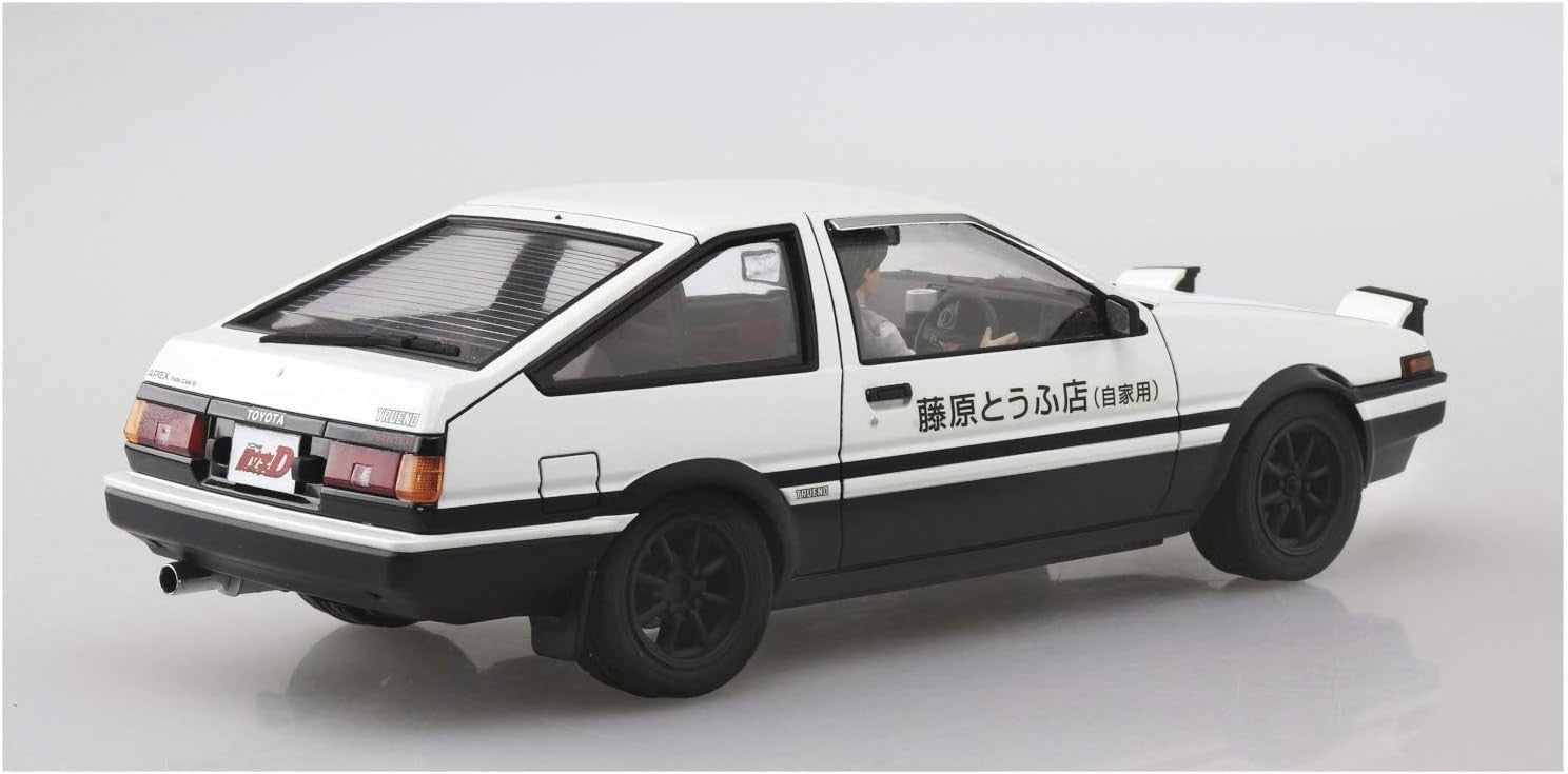 Aoshima Initial D: Fujiwara Takumi AE86 Trueno with Figure 1:24 Scale Model NEW