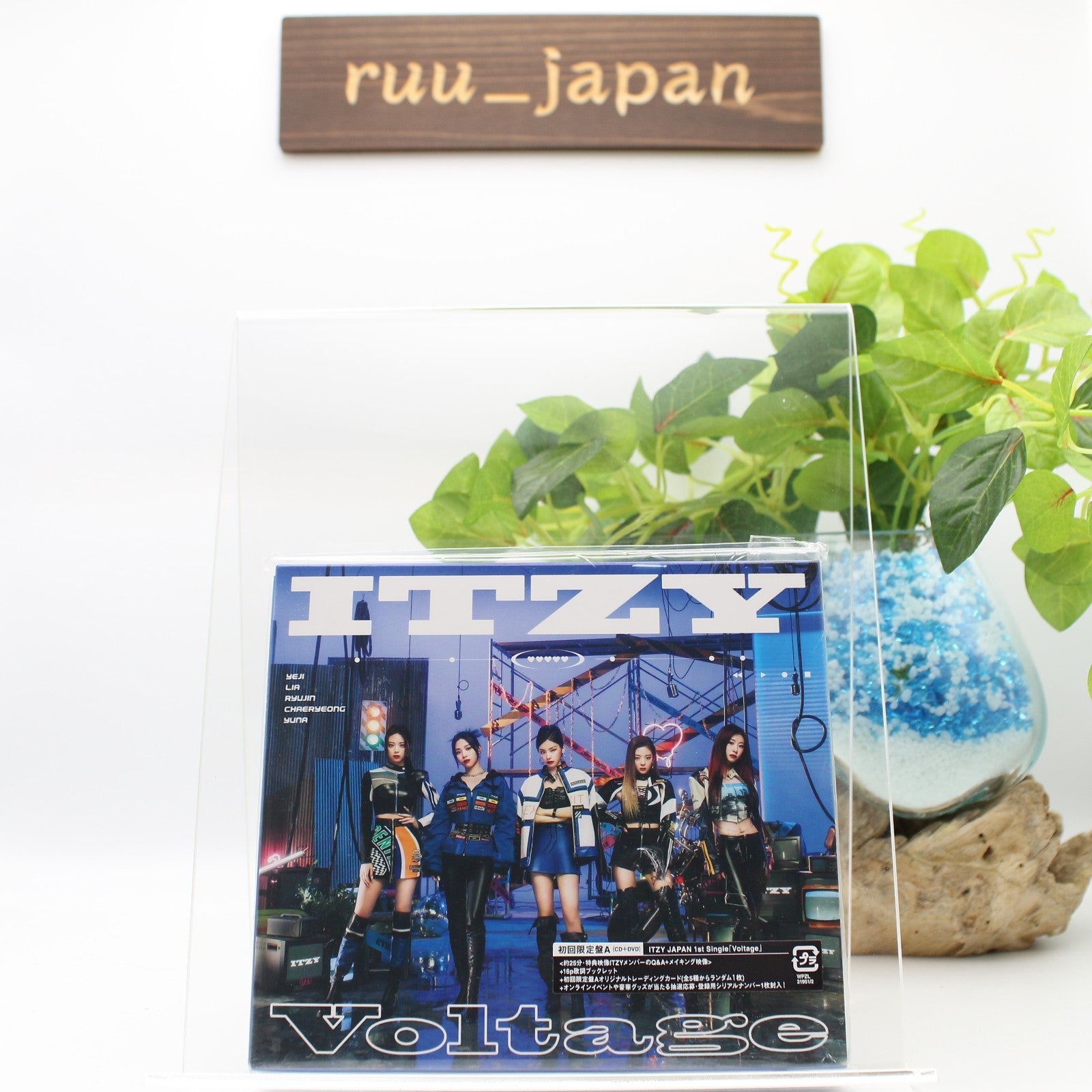 DVD ITZY Voltage (First Limited Edition A) CD+DVD+1PHOTOCARD+16p BOOKLET