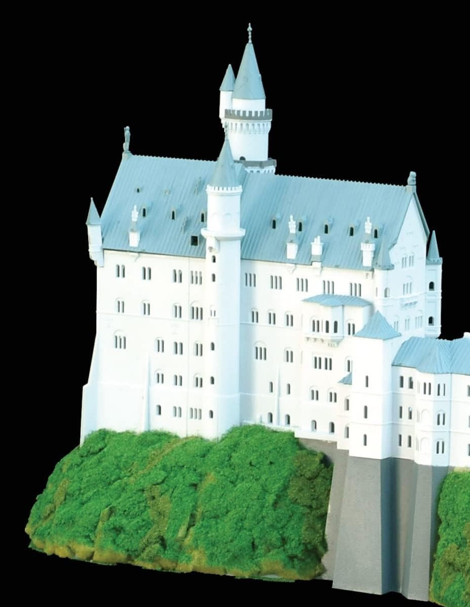 Douyosha 1/220 Western Castle Neuschwanstein Castle Color Plastic Model NSC NEW
