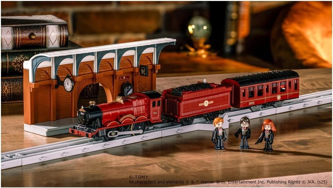 TAKARA TOMY Plarail Harry Potter Hogwarts Express Train Toy NEW