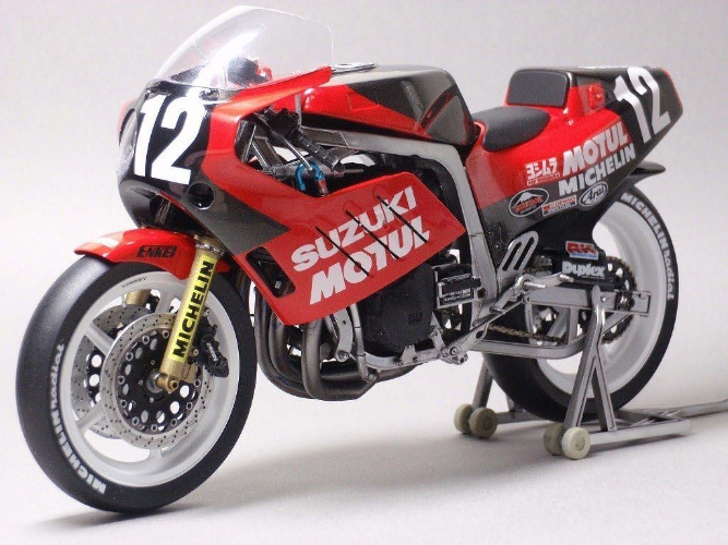 Fujimi 1/12 GSX-R750 TT-FI Racing Bike New