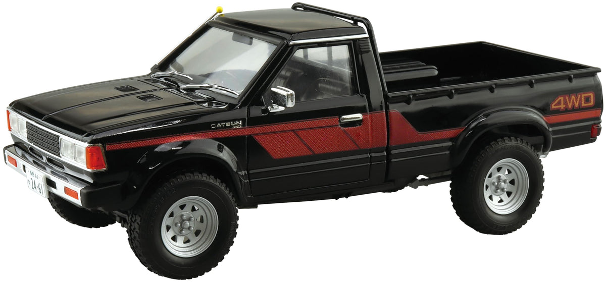 AOSHIMA The Tuned Car 124 720 Datsun Truck Lift-Up Custom 82 Nissan Plastic NEW